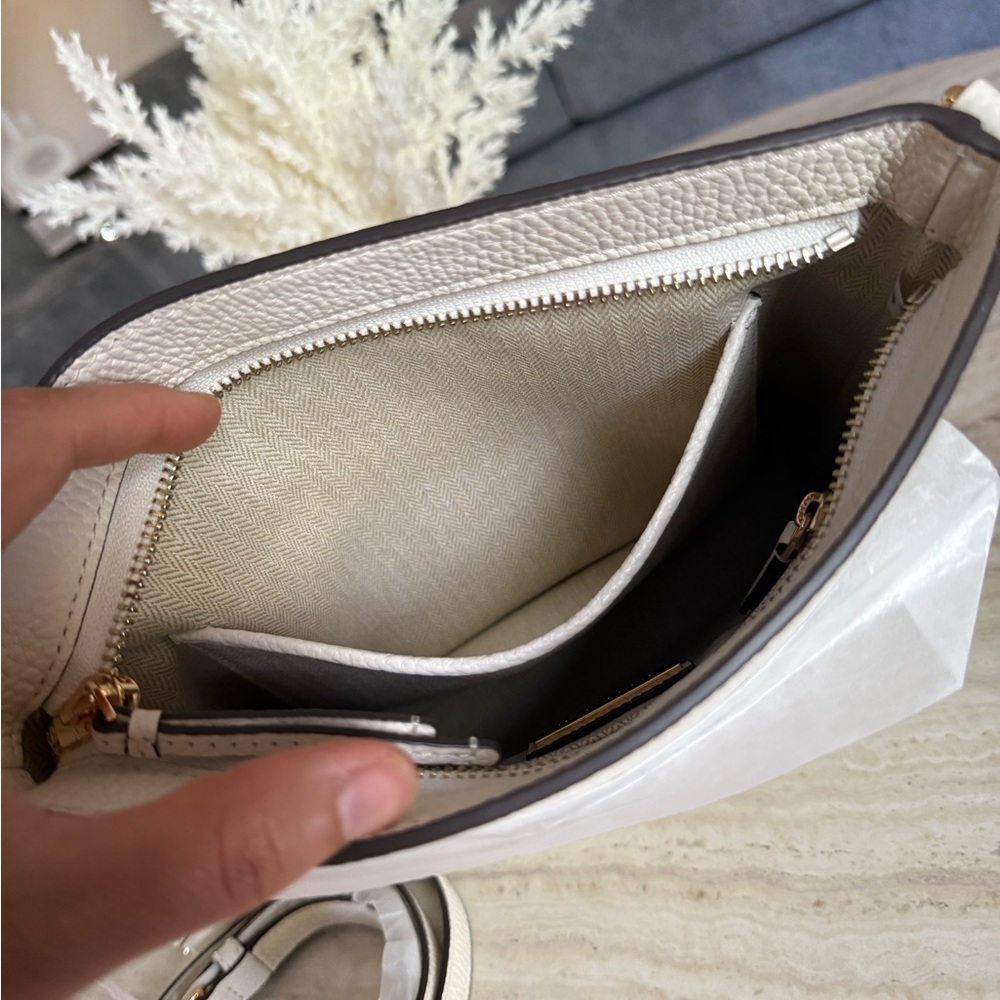 NWT, tory burch swingpack new ivory Leather crossbody - Picture 5 of 13